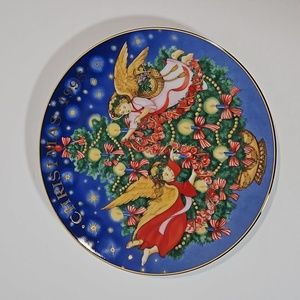 Avon Fine Collectables Trimming the Tree VTG 1995 Porcelain Christmas Plate Blue